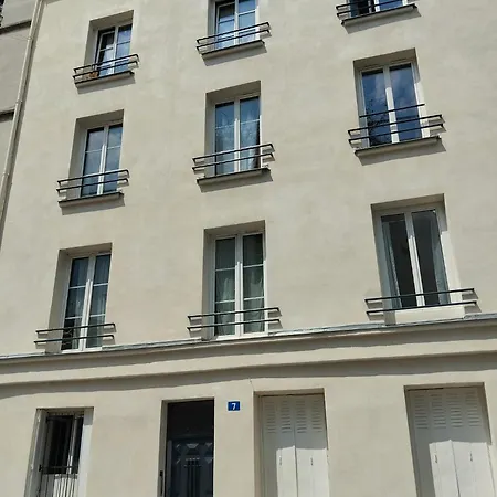 A 3 Min Du Metro Place De Clichy Apartment