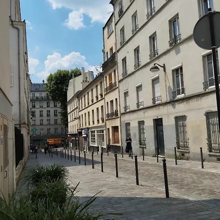A 3 Min Du Metro Place De Clichy Apartment