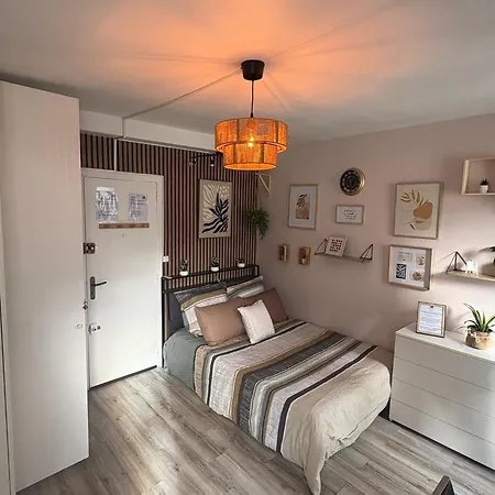 Apartment A 3 Min Du Metro Place De Clichy Paris