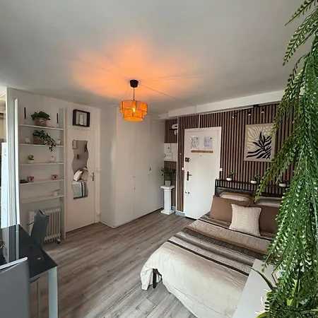 A 3 Min Du Metro Place De Clichy Apartment Paris