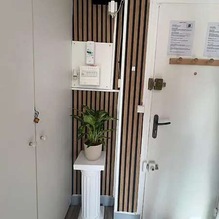 A 3 Min Du Metro Place De Clichy Apartment Paris