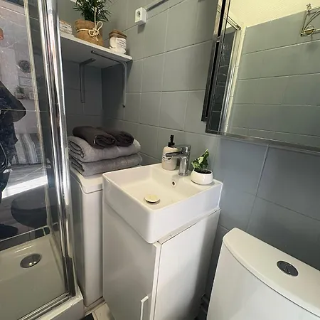 A 3 Min Du Metro Place De Clichy Apartment Paris