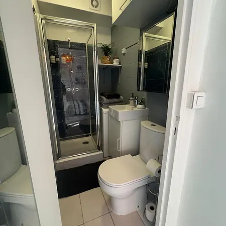 A 3 Min Du Metro Place De Clichy Apartment *