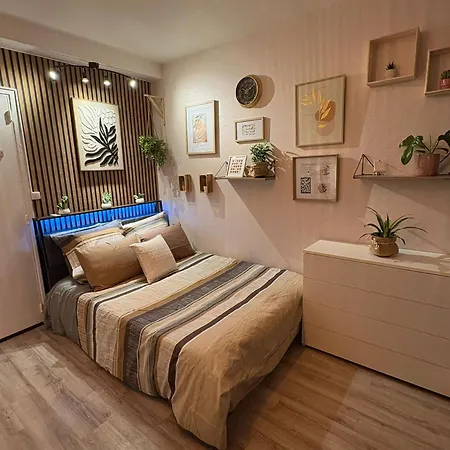 A 3 Min Du Metro Place De Clichy Apartment *